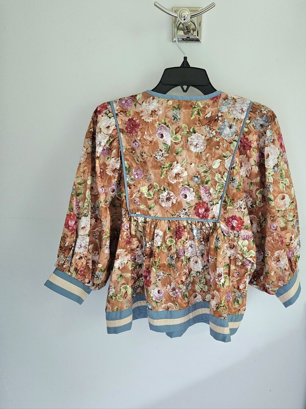 Entro Marissa Floral Puff Sleeve Top - Picture 4 of 5